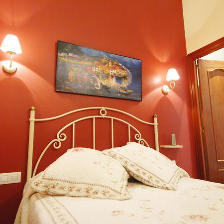 Hostal Orleans บาร์เซโลนา ภายนอก รูปภาพ