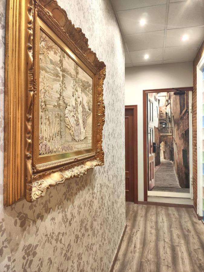 Hostal Orleans บาร์เซโลนา ภายนอก รูปภาพ