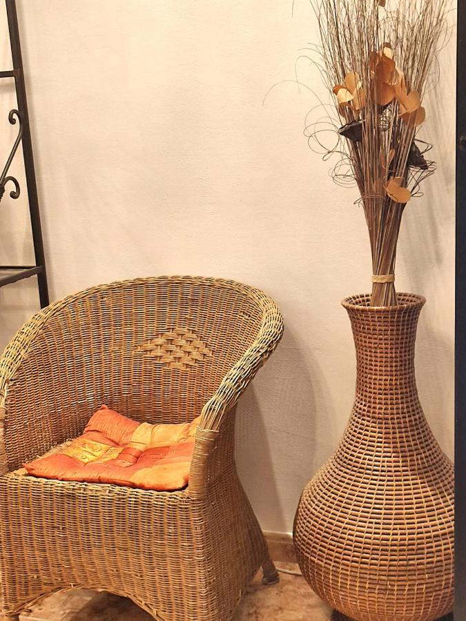 Hostal Orleans บาร์เซโลนา ภายนอก รูปภาพ