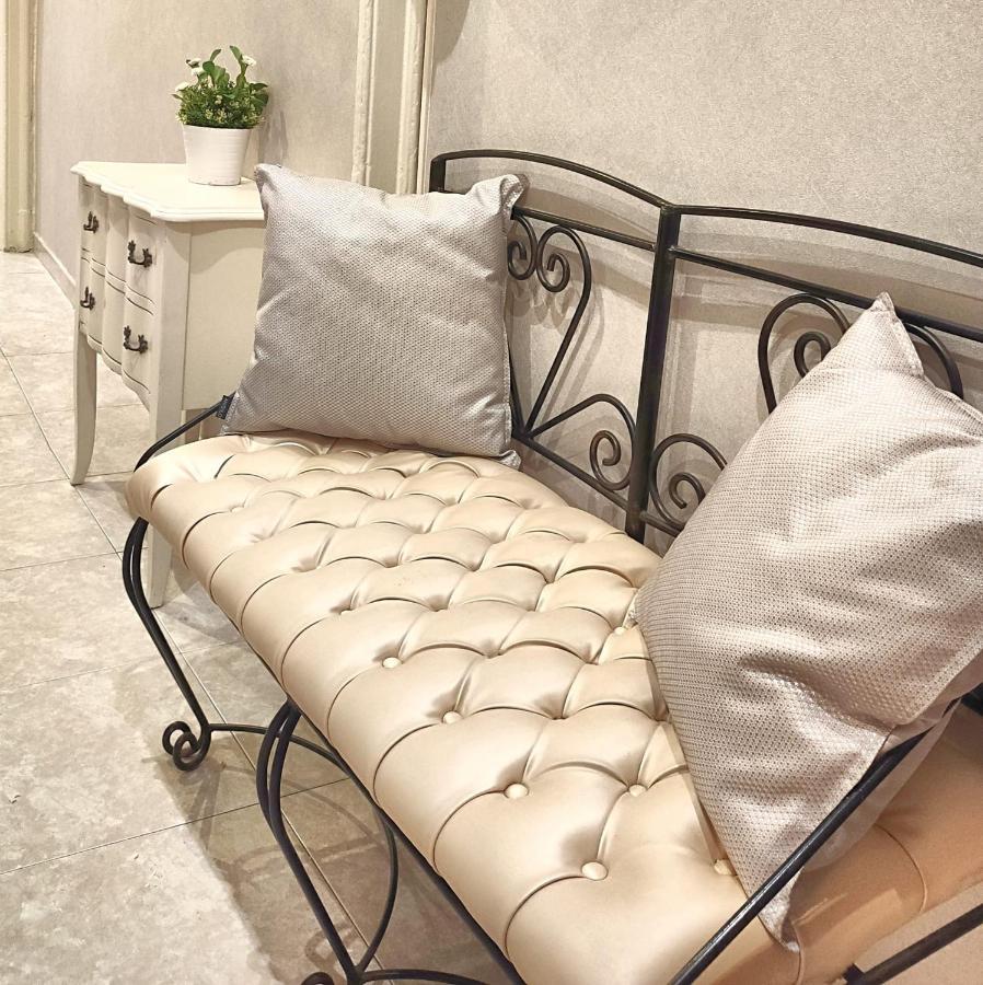 Hostal Orleans บาร์เซโลนา ภายนอก รูปภาพ