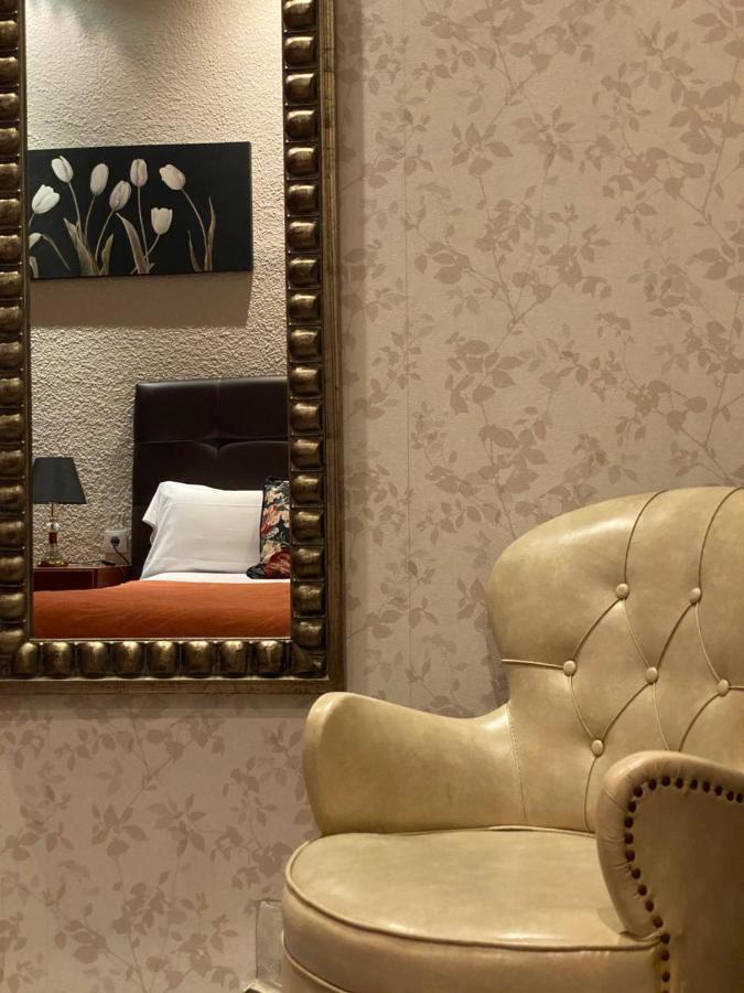 Hostal Orleans บาร์เซโลนา ภายนอก รูปภาพ