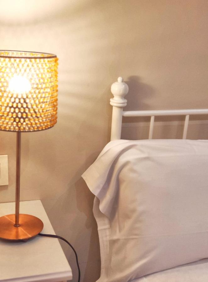 Hostal Orleans บาร์เซโลนา ภายนอก รูปภาพ