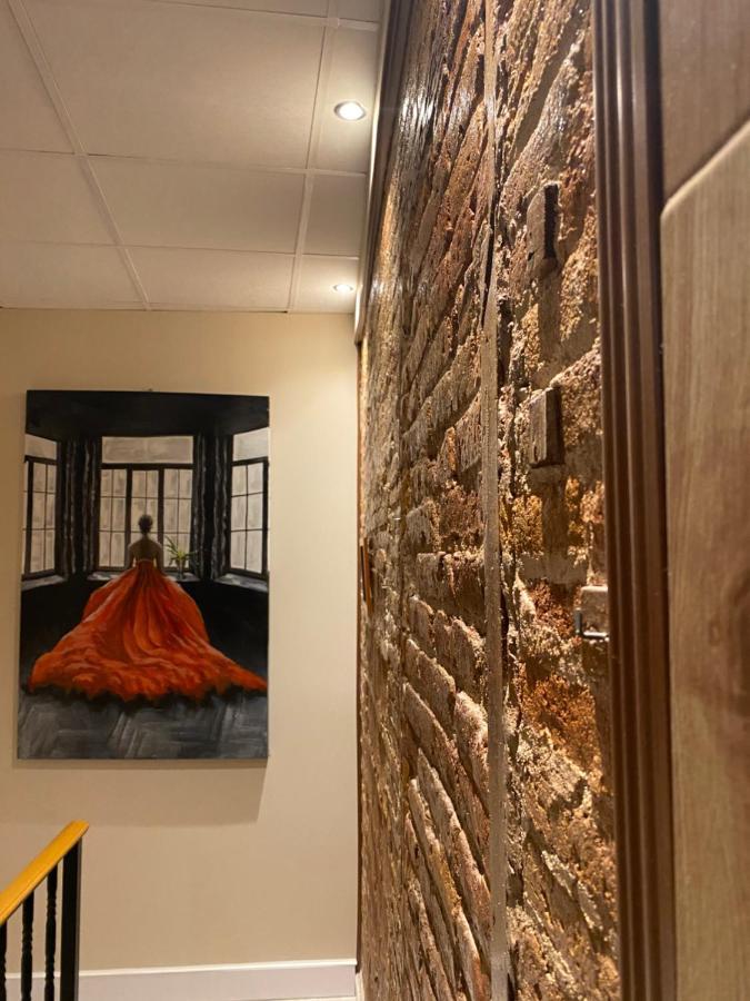 Hostal Orleans บาร์เซโลนา ภายนอก รูปภาพ