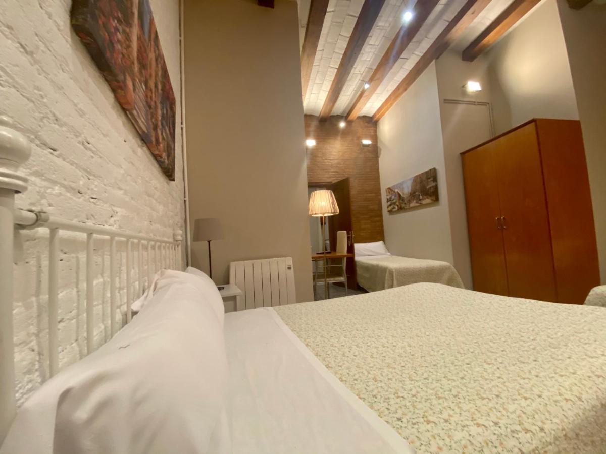 Hostal Orleans บาร์เซโลนา ภายนอก รูปภาพ