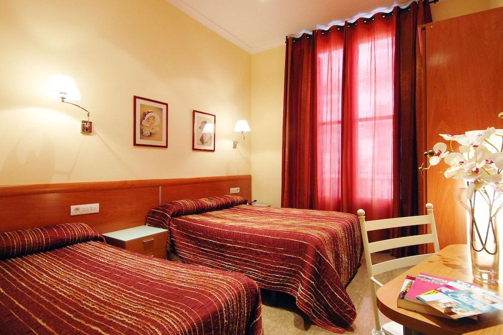 Hostal Orleans บาร์เซโลนา ภายนอก รูปภาพ
