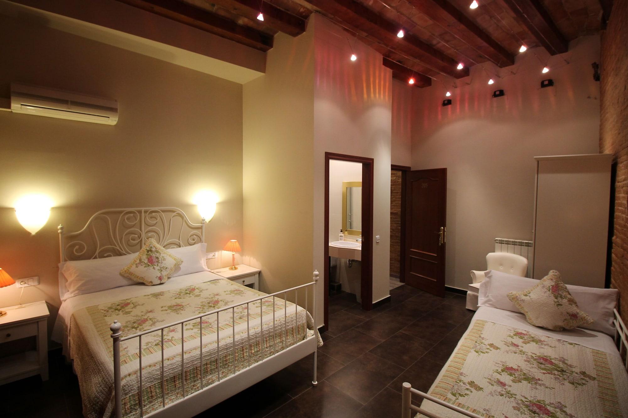 Hostal Orleans บาร์เซโลนา ภายนอก รูปภาพ