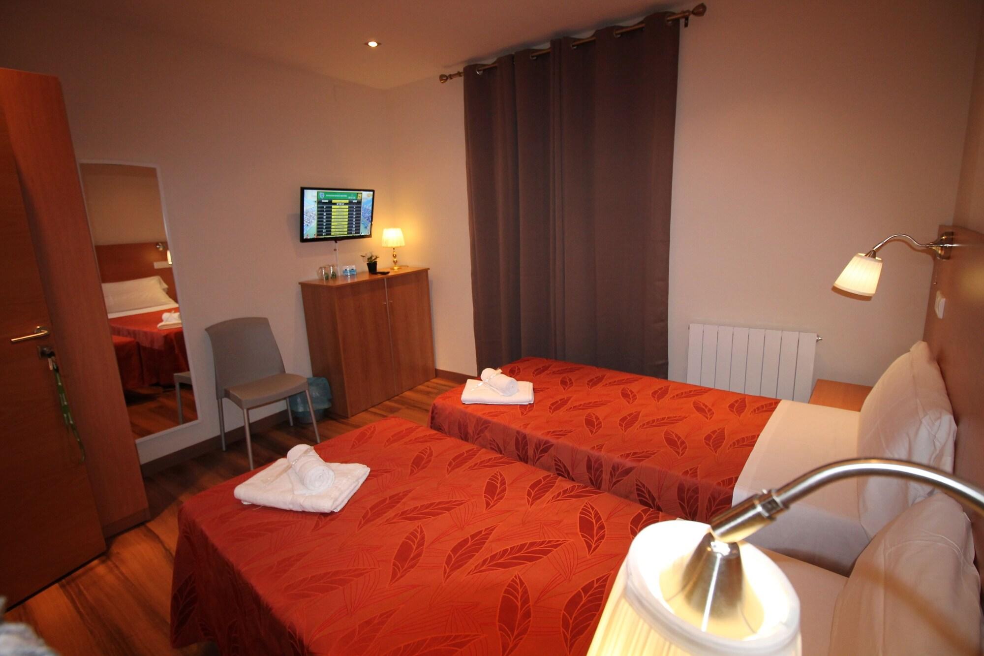 Hostal Orleans บาร์เซโลนา ภายนอก รูปภาพ