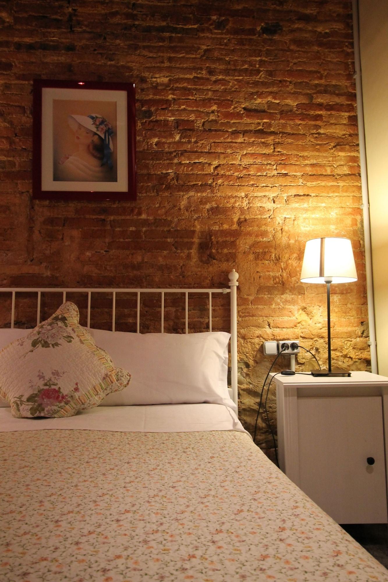 Hostal Orleans บาร์เซโลนา ภายนอก รูปภาพ