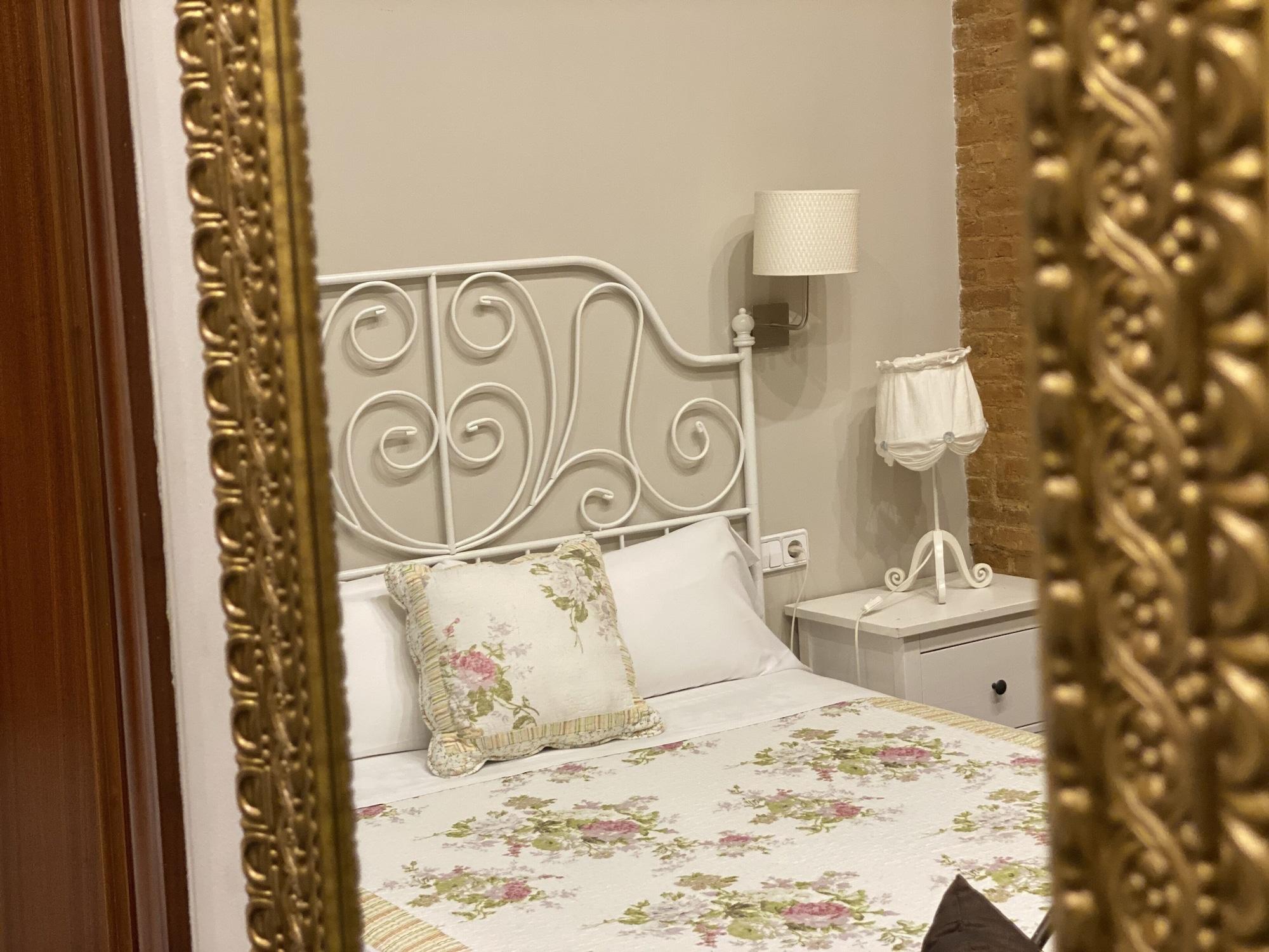 Hostal Orleans บาร์เซโลนา ภายนอก รูปภาพ