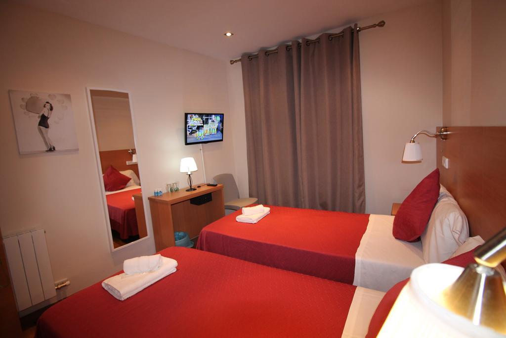 Hostal Orleans บาร์เซโลนา ภายนอก รูปภาพ